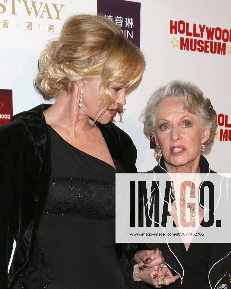 LOS ANGELES - FEB 26: Melanie Griffith, Tippi Hedren at the Style Hollywood Oscar Viewing Dinner at Hollywood Museum on February 26, 2017 in Los Angeles, CA