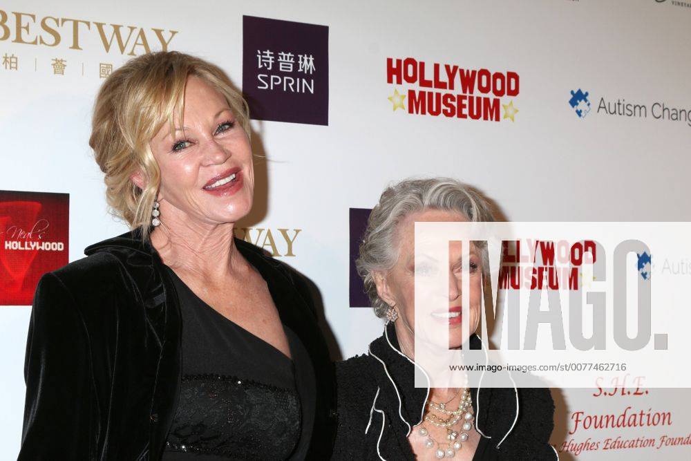 LOS ANGELES - FEB 26: Melanie Griffith, Tippi Hedren at the Style Hollywood Oscar Viewing Dinner at Hollywood Museum on February 26, 2017 in Los Angeles, CA