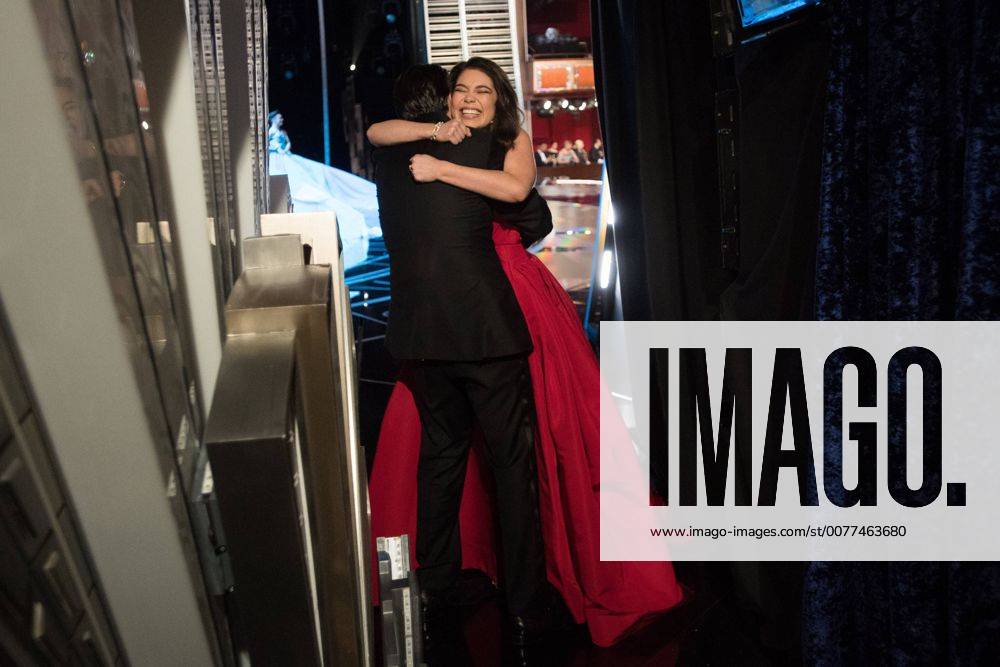 Feb 26, 2017 - Hollywood, California, U.S - LIN-MANUEL MIRANDA and AULI L CRAVALHO hug backstage during The 89th Oscars® at the Dolby® Theatre in Hollywood, CA on Sunday, February 26, 2017. Hollywood U.S - ZUMAz03_ 20170226_sho_z03_551