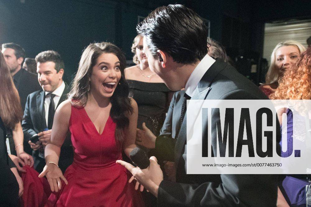 Feb 26, 2017 - Hollywood, California, U.S - AULI L CRAVALHO and LIN-MANUEL MIRANDA backstage during The 89th Oscars® at the Dolby® Theatre in Hollywood, CA on Sunday, February 26, 2017. Hollywood U.S - ZUMAz03_ 20170226_sho_z03_545