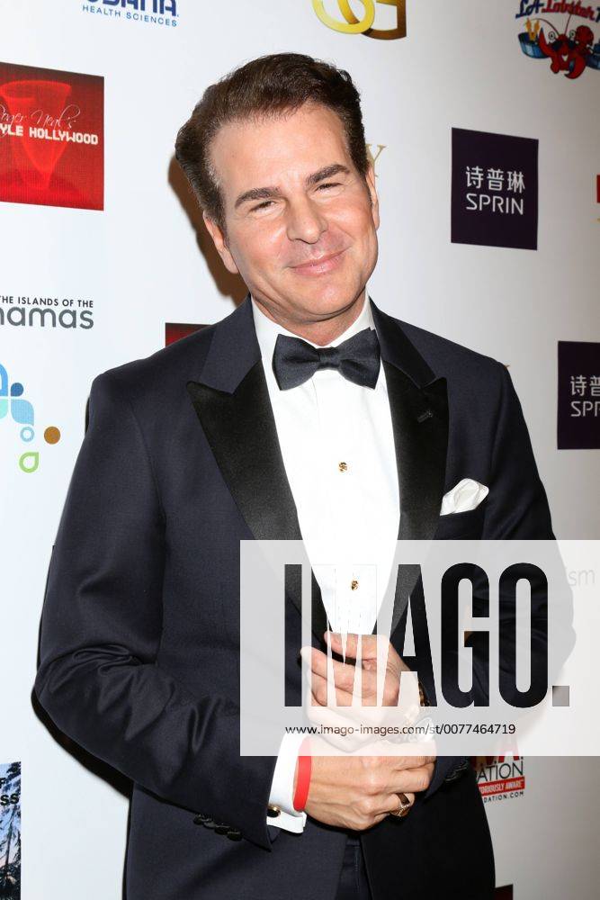 LOS ANGELES - FEB 26: Vincent De Paul at the Style Hollywood Oscar Viewing Dinner at Hollywood Museum on February 26, 2017 in Los Angeles, CA