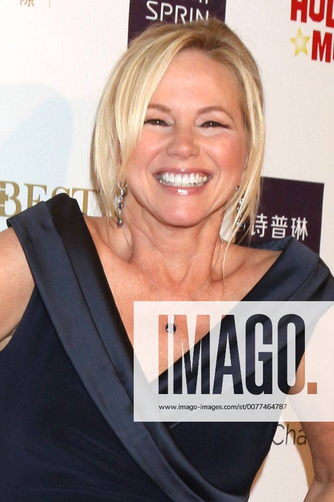LOS ANGELES - FEB 26: Suzanne Sena at the Style Hollywood Oscar Viewing Dinner at Hollywood Museum on February 26, 2017 in Los Angeles, CA