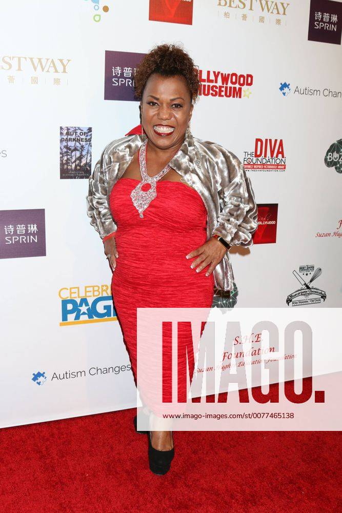 LOS ANGELES - FEB 26: Tonya Renee Banks at the Style Hollywood Oscar Viewing Dinner at Hollywood Museum on February 26, 2017 in Los Angeles, CA