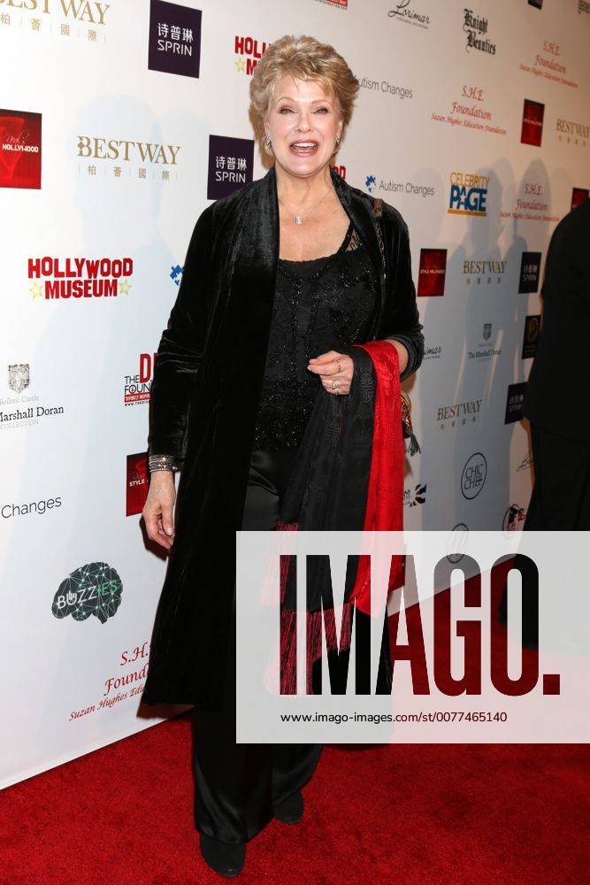 LOS ANGELES - FEB 26: Gloria Loring at the Style Hollywood Oscar Viewing Dinner at Hollywood Museum on February 26, 2017 in Los Angeles, CA