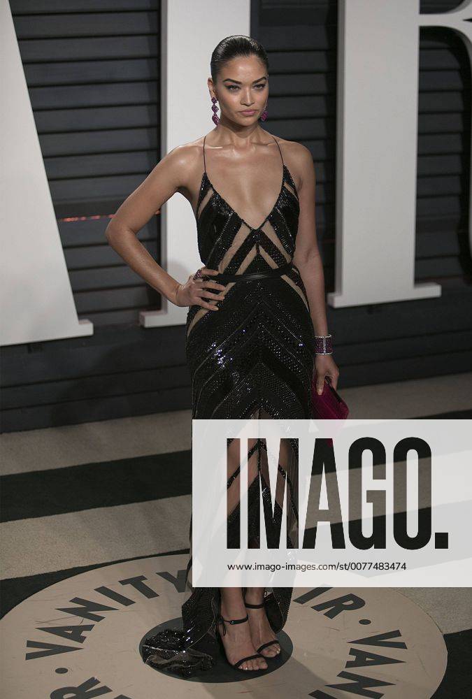 Beverly Hills, California, U.S - Shanina Shaik on the red carpet at the 2017 Vanity Fair Oscar Party held at the Wallis Annenberg Center in Beverly Hills, California, Sunday February 26, 2017. Beverly Hills U.S. - ZUMAp124 20170227_zaa_p124_124