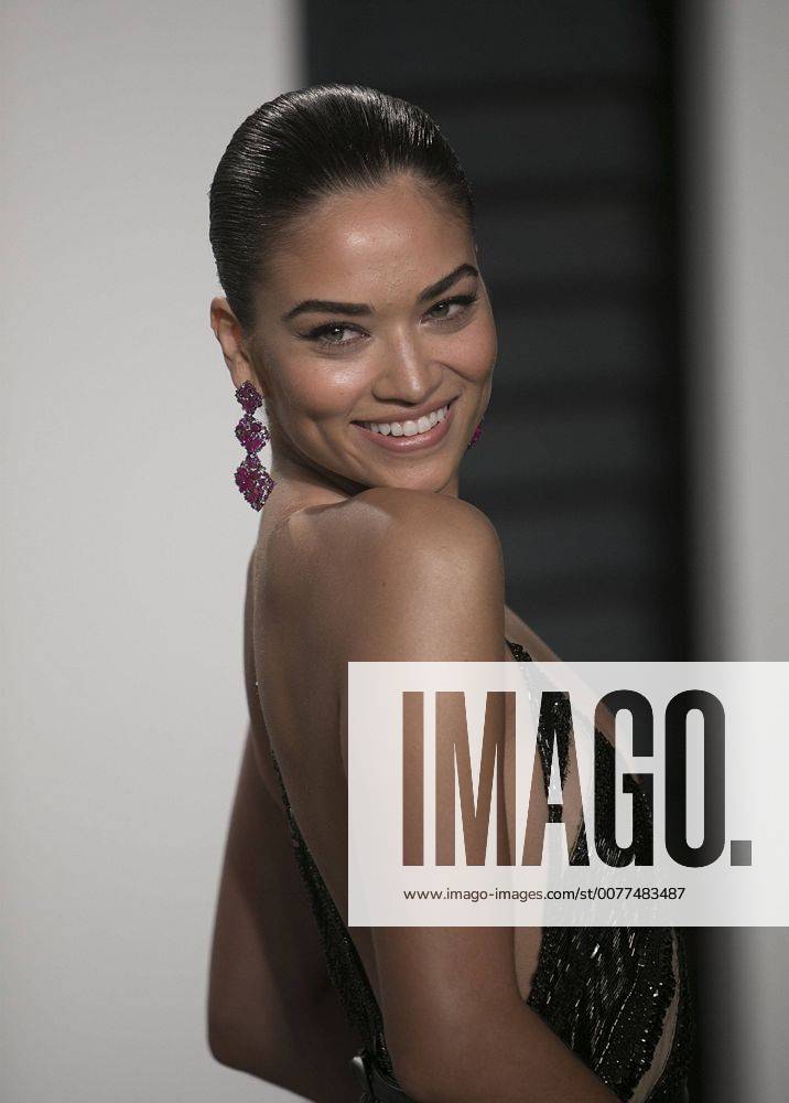 Beverly Hills, California, U.S - Shanina Shaik on the red carpet at the 2017 Vanity Fair Oscar Party held at the Wallis Annenberg Center in Beverly Hills, California, Sunday February 26, 2017. JAVIER ROJAS PI Beverly Hills U.S. - ZUMAp124 20170227_zaa_p124_120