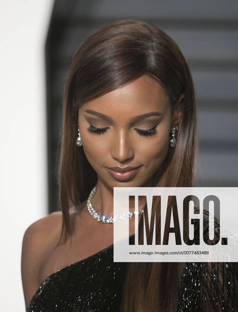 Beverly Hills, California, U.S - Jasmine Tookes on the red carpet at the 2017 Vanity Fair Oscar Party held at the Wallis Annenberg Center in Beverly Hills, California, Sunday February 26, 2017. JAVIER ROJAS PI Beverly Hills U.S. - ZUMAp124 20170227_zaa_p124_121