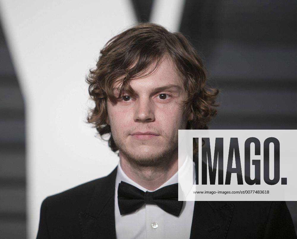 Beverly Hills, California, U.S - Evan Peters on the red carpet at the 2017 Vanity Fair Oscar Party held at the Wallis Annenberg Center in Beverly Hills, California, Sunday February 26, 2017. Beverly Hills U.S. - ZUMAp124 20170226_zaa_p124_823