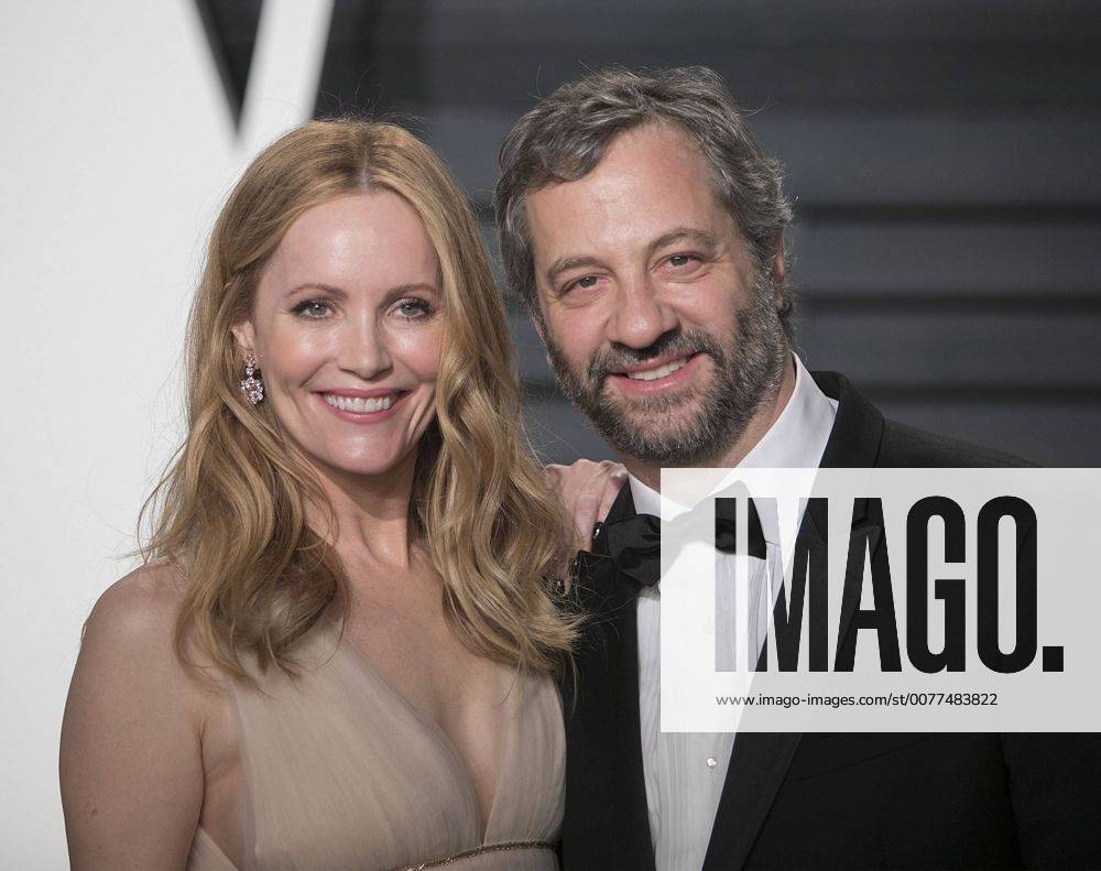 Beverly Hills, California, U.S - Leslie Mann and Judd Apatow on the red carpet at the 2017 Vanity Fair Oscar Party held at the Wallis Annenberg Center in Beverly Hills, California, Sunday February 26, 2017. Beverly Hills U.S. - ZUMAp124 20170227_zaa_p124_185