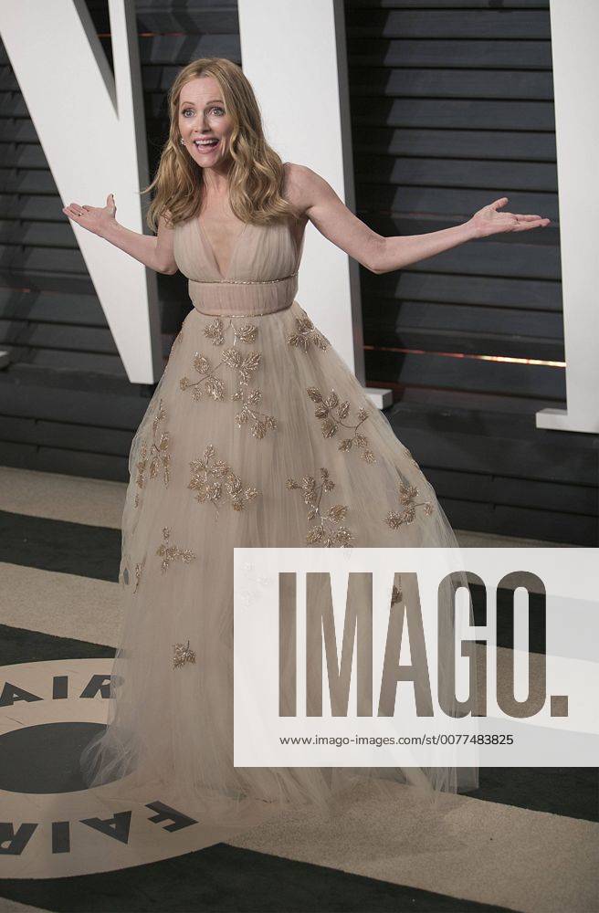 Beverly Hills, California, U.S - Leslie Mann on the red carpet at the 2017 Vanity Fair Oscar Party held at the Wallis Annenberg Center in Beverly Hills, California, Sunday February 26, 2017. Beverly Hills U.S. - ZUMAp124 20170227_zaa_p124_190