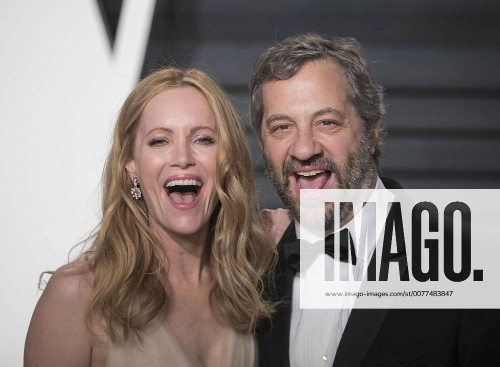 Beverly Hills, California, U.S - Leslie Mann and Judd Apatow on the red carpet at the 2017 Vanity Fair Oscar Party held at the Wallis Annenberg Center in Beverly Hills, California, Sunday February 26, 2017. Beverly Hills U.S. - ZUMAp124 20170227_zaa_p124_183