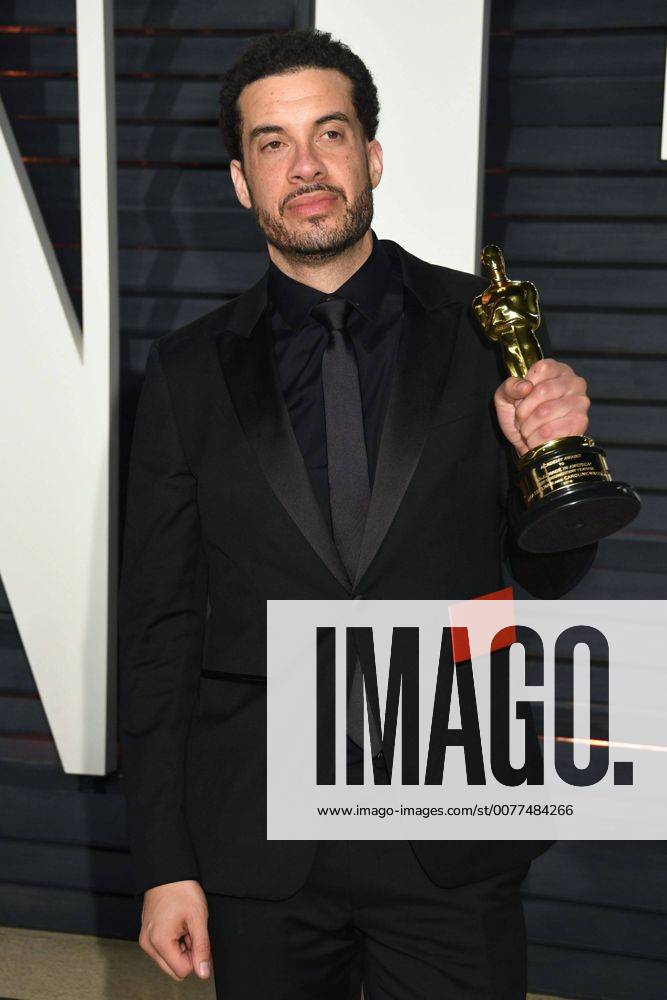 Beverly Hills, CA, United States - 26 February 2017 - Beverly Hills, California - Ezra Edelman. 2017 Vanity Fair Oscar Party held at the Wallis Annenberg Center. Photo Credit: AdMedia Beverly Hills United States - ZUMAa123 20170227_zaa_a123_943