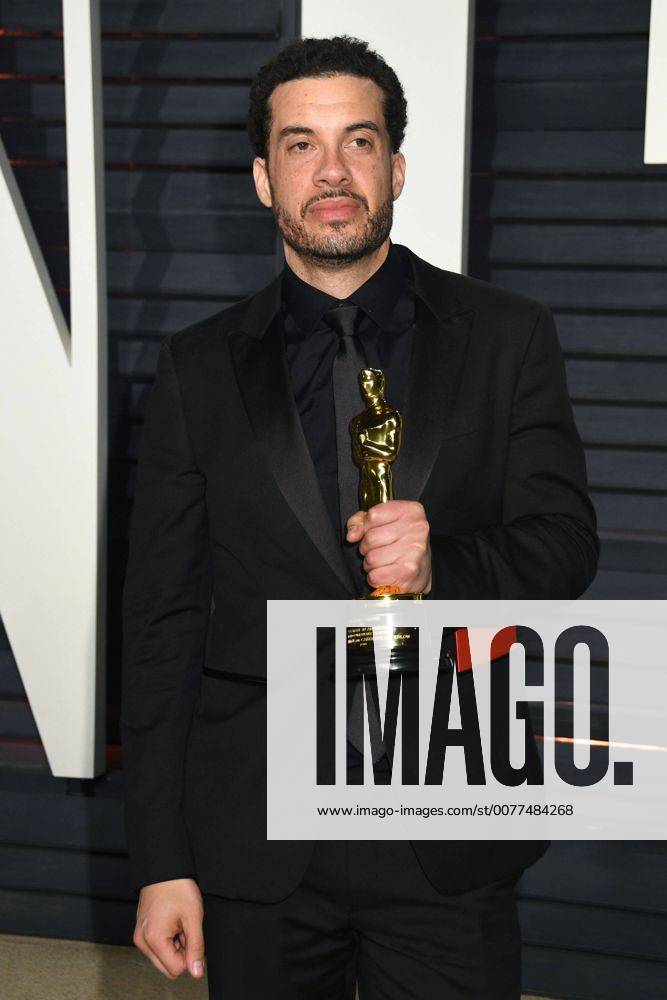 Beverly Hills, CA, United States - 26 February 2017 - Beverly Hills, California - Ezra Edelman. 2017 Vanity Fair Oscar Party held at the Wallis Annenberg Center. Photo Credit: AdMedia Beverly Hills United States - ZUMAa123 20170227_zaa_a123_945