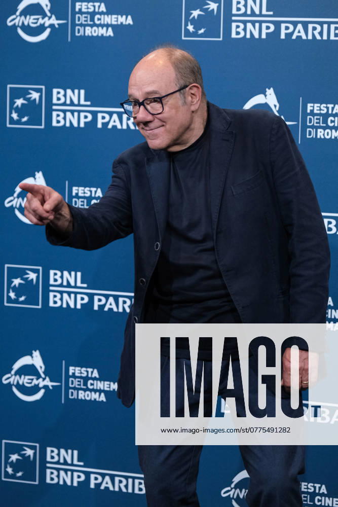 Carlo Verdone attends the photocall of the movie Vita da Carlo 3rd season during the 19th Rome Film Fest at Auditorium Parco Della Musica in Rome. Rome Italy - ZUMAs197 20241026_aaa_s197_051
