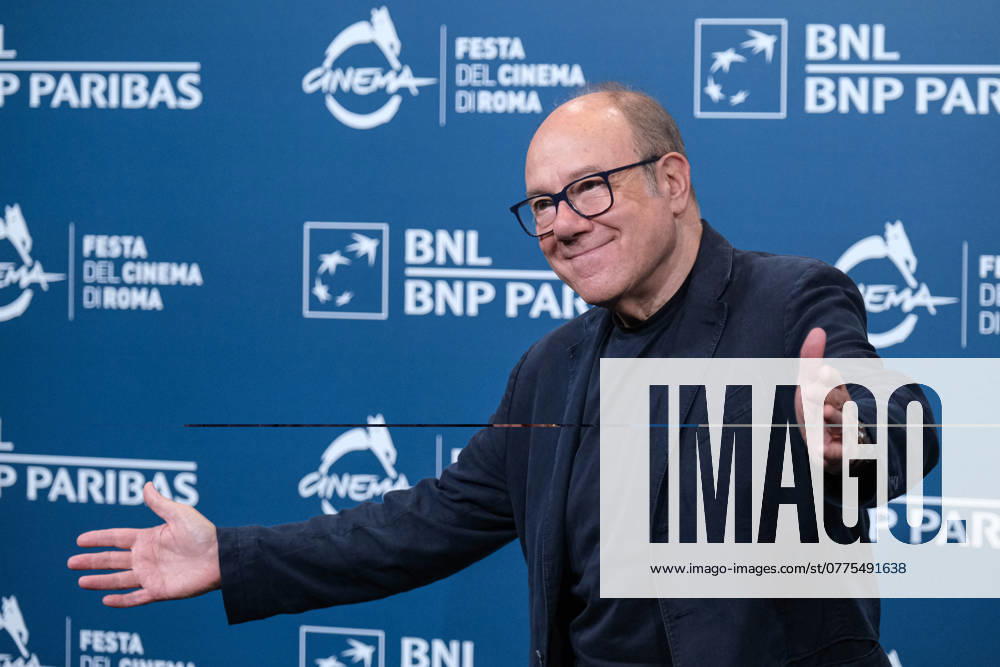Carlo Verdone attends the photocall of the movie Vita da Carlo 3rd season during the 19th Rome Film Fest at Auditorium Parco Della Musica in Rome. Rome Italy - ZUMAs197 20241026_aaa_s197_053