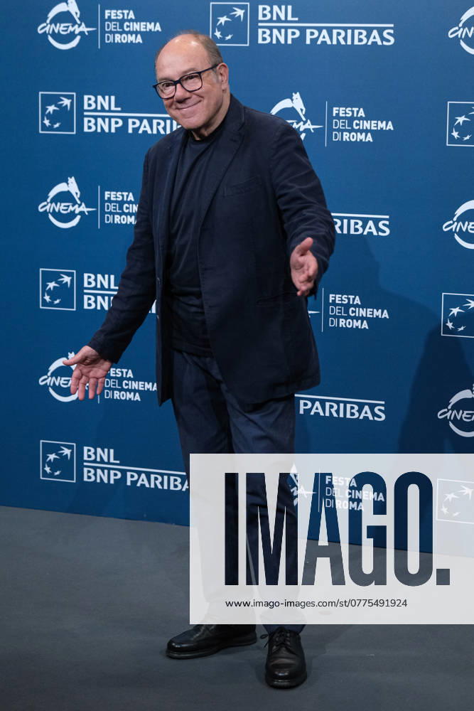 Carlo Verdone attends the photocall of the movie Vita da Carlo 3rd season during the 19th Rome Film Fest at Auditorium Parco Della Musica in Rome. Rome Italy - ZUMAs197 20241026_aaa_s197_055