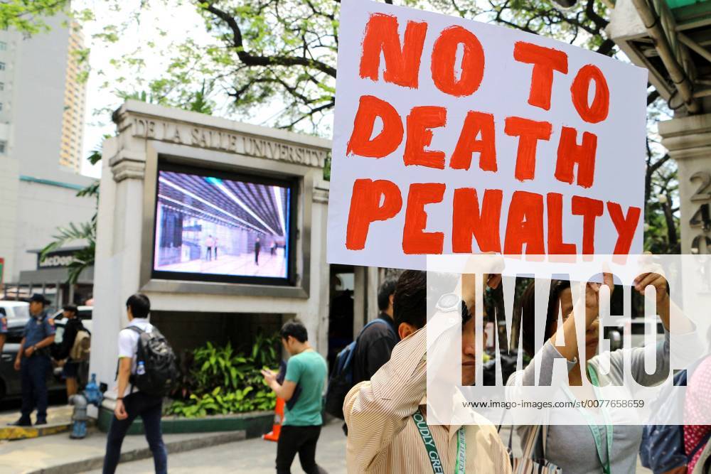 Philippinen: Protest gegen Todesstrafe in Manila Philippines: Protest No to Death Penalty Students & teacher’s joined to the noise barrage to condemn the proposed return of Death Penalty in front of De La Salle University in Taft Avenue, Manila City on March 8, 2017. GregorioxDantesxJr.
