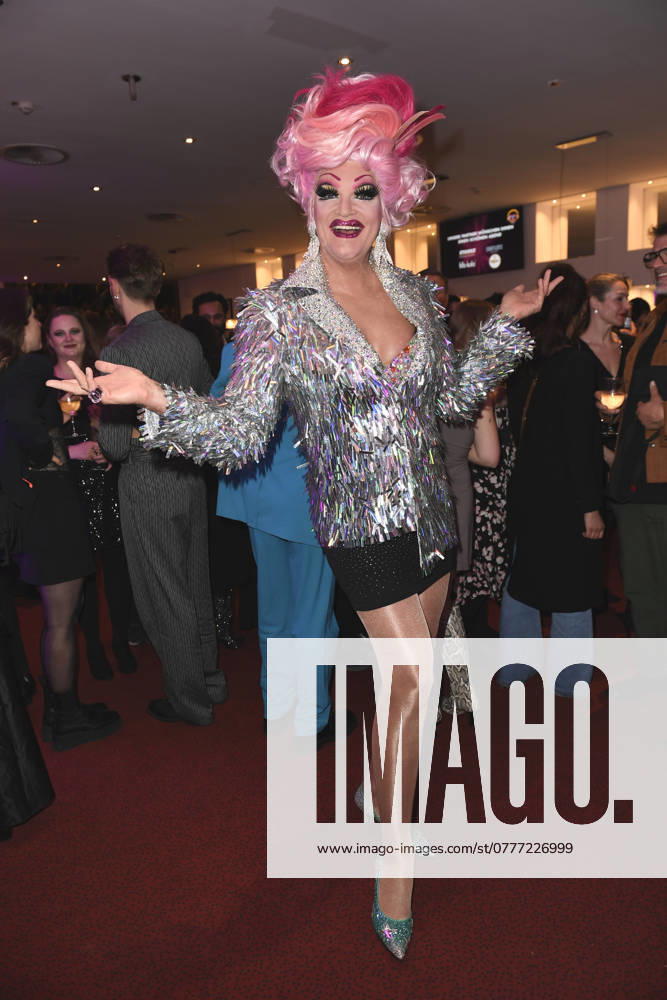 Olivia Jones bei der Deutschlandpremiere von & JULIA im Stage Operettenhaus in Hamburg am 30.10.2024