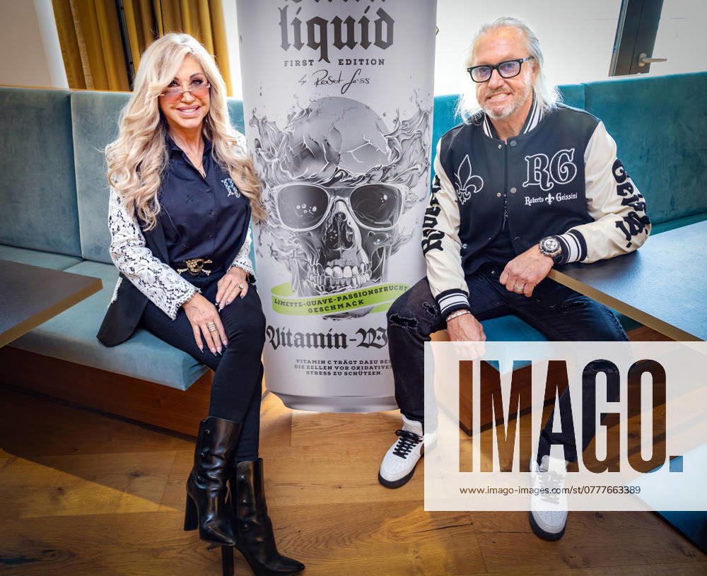 Carmen und Mann Robert Geiss Vorstellung von Scull liquid , der neuen Wasser-Marke der Familie Geiss mit Rober Carmen Davina und Shania Geiss in der Firmenzentrale der Orterer Group in Unterschleißheim Datum: 21.10.2024