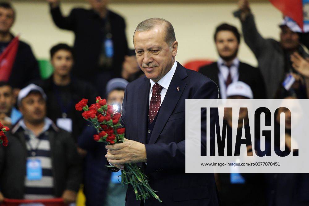 Turkish President Recep Tayyip Erdogan meets with the members of Chamber of Merchants and Craftsmen at Bagcilar city of Istanbul, 19th of March, 2017. 15651940