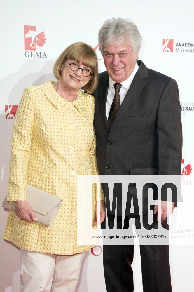 Rolf Zuckowski mit Ehefrau Monika bei der 9. Verleihung des Deutschen Musikautorenpreises 2017 im Hotel Ritz Carlton. Berlin, 30.03.2017 Foto:xF.xFuturexImage