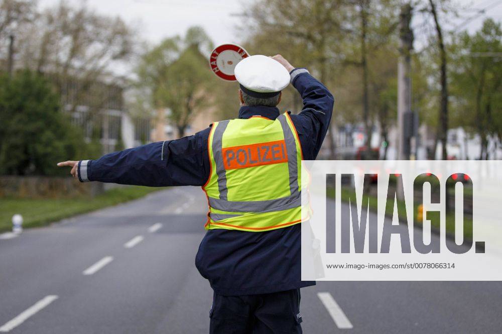 Schwerpunkt-Kontrolle der Polizei Köln auf der Luxemburger Straße. Köln, 05.04.2017 Foto:xC.xFuturexImage