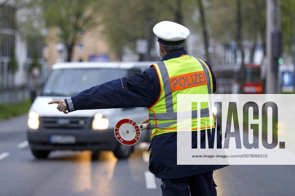 Schwerpunkt-Kontrolle der Polizei Köln auf der Luxemburger Straße. Köln, 05.04.2017 Foto:xC.xFuturexImage