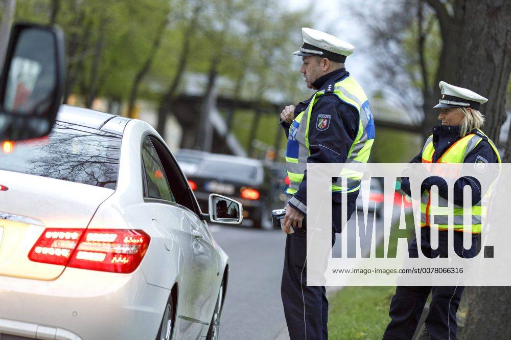 Schwerpunkt-Kontrolle der Polizei Köln auf der Luxemburger Straße. Köln, 05.04.2017 Foto:xC.xFuturexImage