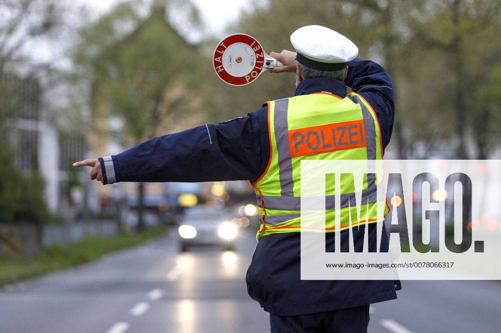 Schwerpunkt-Kontrolle der Polizei Köln auf der Luxemburger Straße. Köln, 05.04.2017 Foto:xC.xFuturexImage