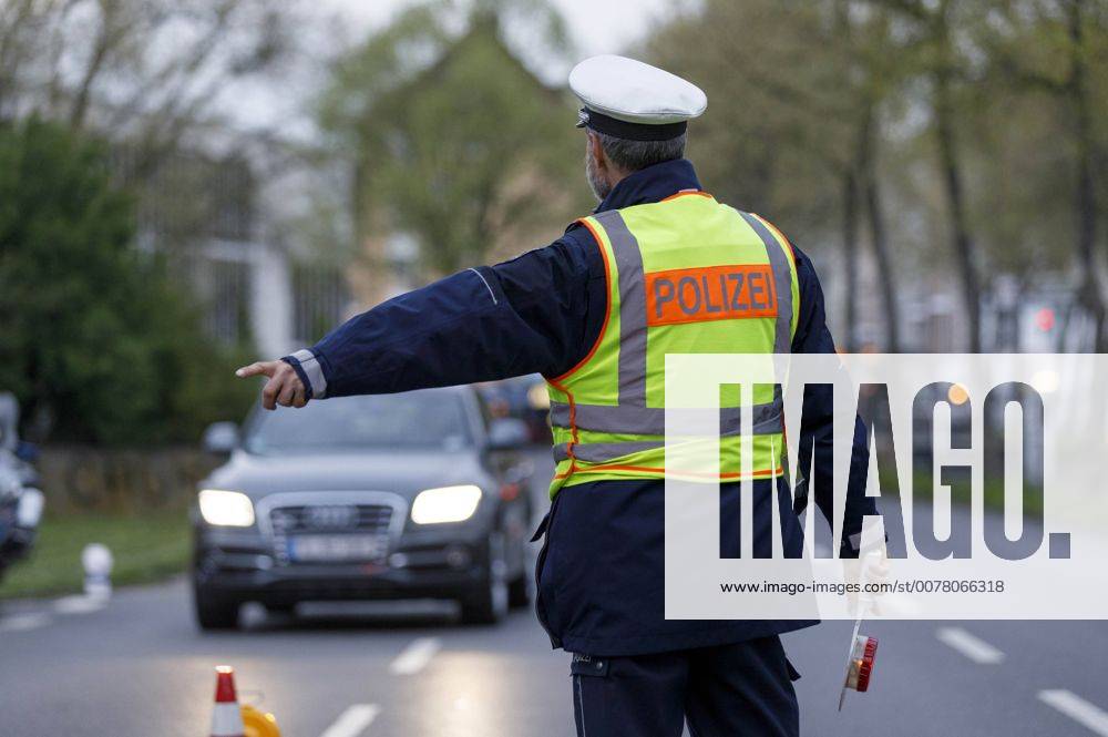 Schwerpunkt-Kontrolle der Polizei Köln auf der Luxemburger Straße. Köln, 05.04.2017 Foto:xC.xFuturexImage