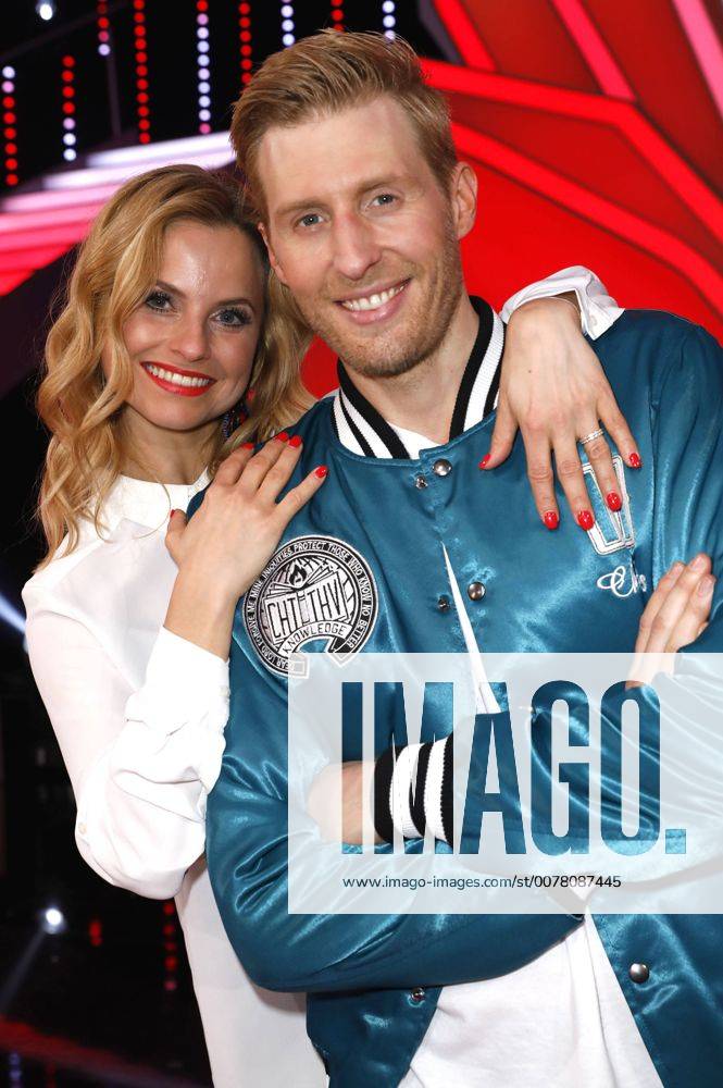 Sarah Latton und Maxi Arland in der 4. Live Show der 10. Staffel der RTL-Tanzshow Let s Dance im MMC Coloneum. Köln, 07.04.2017 Foto:xC.xFuturexImage