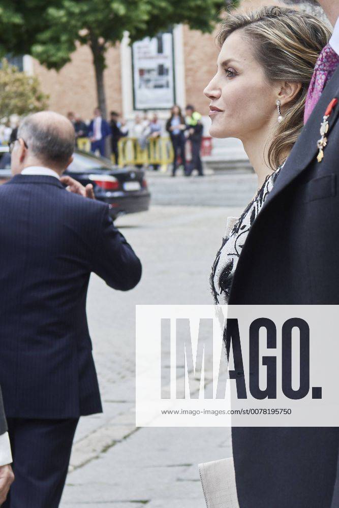 Alcala De Henares, Madrid, Spain - King Felipe VI of Spain, Queen Letizia of Spain attended Cervantes Award to Eduardo Mendoza at the Alcala de Henares University on April 20, 2017 in Alcala de Henares, near of Madrid, Spain Alcala De Henares Spain - ZUMAg15_ 20170420_zaf_g15_065