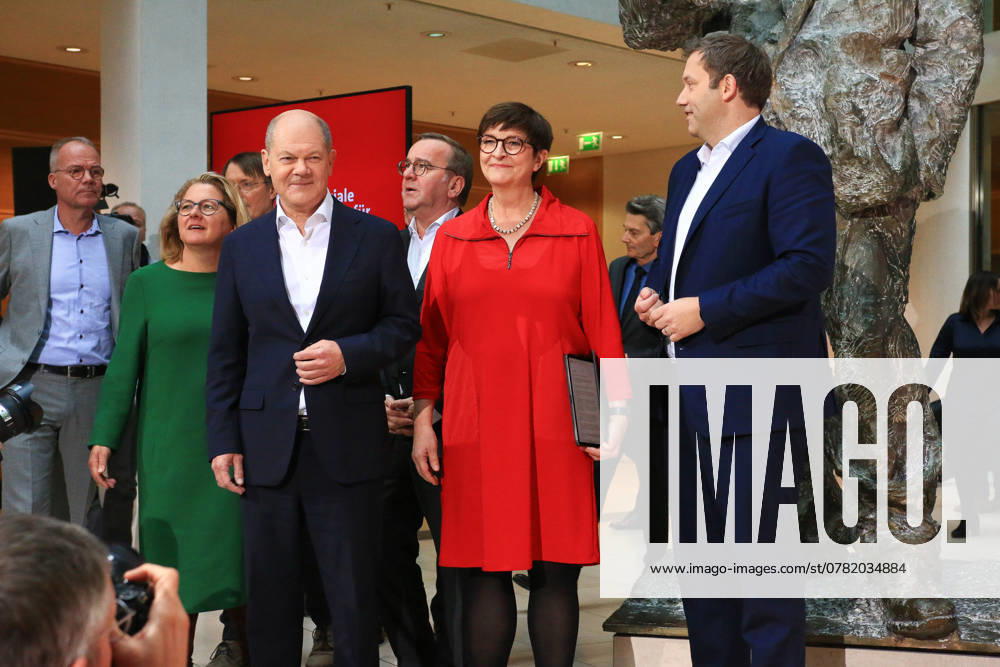 SPD Pressekonferenz zur Nominierung von Olaf Scholz Berlin, 25.11..2024 Lars Klingbeil, Olaf Scholz und Saskia Esken bei der SPD Pressekonferenz zur Nominierung von Olaf Scholz als Kanzlerkandidat im Willy-Brand-Haus in Berlin Berlin Germany
