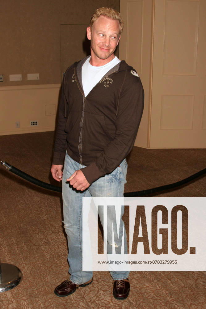 Ian Ziering at the Beverly Hills 90210 and Melrose Place First Season DVD Launch. Beverly Hilton Hotel, Beverly Hills, CA. 11-03-06 , 11495722.jpg, people, event, famous, fame, celebrity, popular, entertainment, talent, star, person,