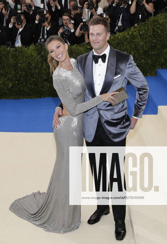 Entertainment Bilder der Woche Themen der Woche Tom Brady and Gisele Bundchen arrives on the red carpet at the Costume Institute Benefit at The Metropolitan Museum of Art celebrating the opening of Rei Kawakubo Comme des Garcons: Art of the In-Between in New York City on May 1, 2017. NYP20170501112 JOHNxANGELILLO