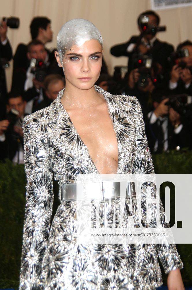 New York, New York, U.S. - CARA DELEVINGNE attends the Metropolitan Museum Costume Institute Benefit celebrating the exhibition of Rei Kawakubo Comme des Garcons-Art of the In Between.Met Museum,NYC.May 1, 2017.Photos by , Photos Inc. New York U.S. - ZUMAms4_ 20170501_zaf_ms4_094