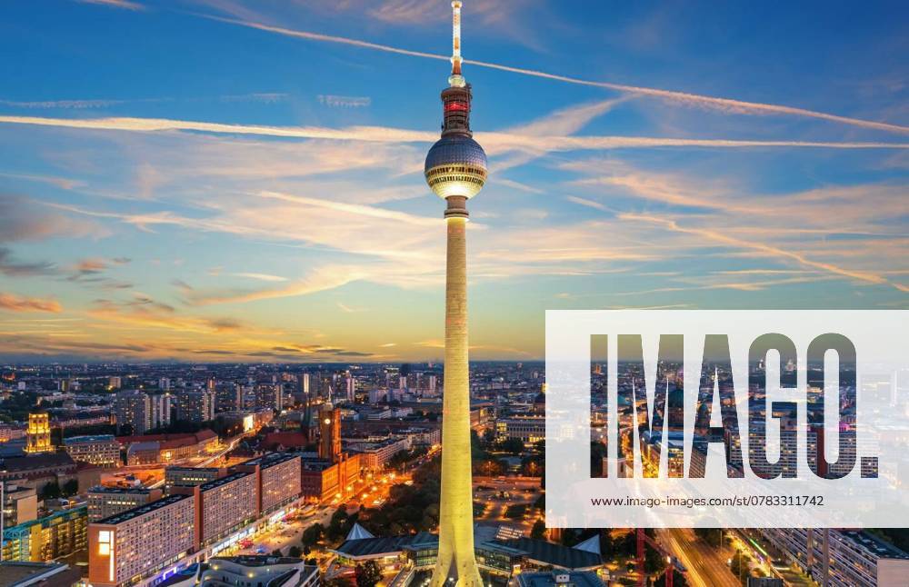 Skyline panorama of Berlin at sunset, modern buildings and bridg, Skyline panorama of Berlin at sunset, modern buildings and bridges, Germany., Skyline panorama of Berlin at sunset, modern buildings and bridges, Germany., 17.11.2024,