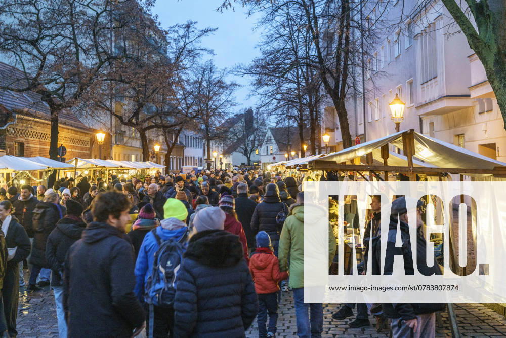 Rixdorf Weihnachtsmarkt, Neuköllner Richardplatz, 200 Verkaufsstände mit Glühwein, Holzspielzeug, Kerzen, Honig, selbstgebastelte Geschenke, Alt-Rixdorfer Weihnachtsmarkt 2024, Neuköllner Richardplatz, 200 Verkaufsstände mit Glühwein, Holzspielzeug, Kerzen, Honig, selbstgebastelte Geschenke. Findet am 2ten Adventswochende statt.