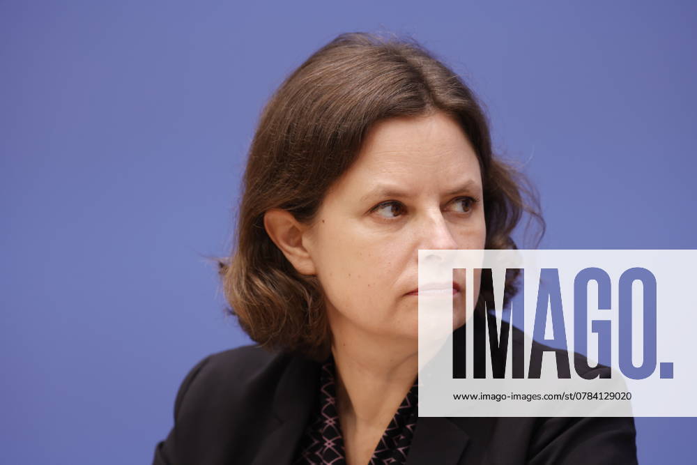 Staatssekretärin Juliane Seifert, BMI, Deutschland, Berlin, Bundespressekonferenz, Thema: Ergebnisse des SVR-Integrationsbarometers 2024
