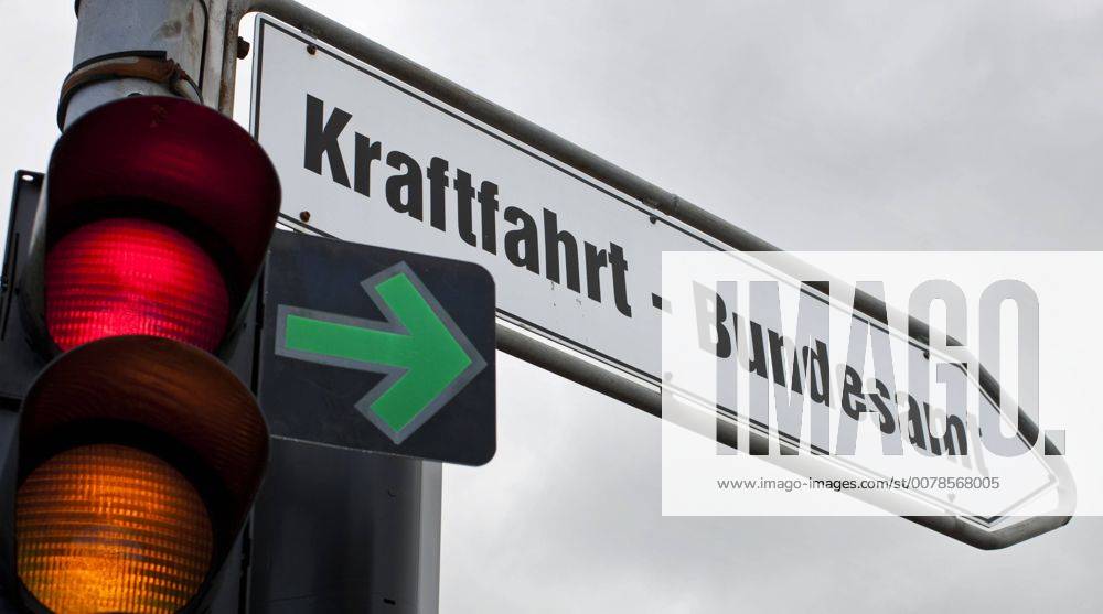 Kraftfahrt - Bundesamt : Schild an einer Strassenkreuzung. Flensburg, Deutschland. 21.09.2010 . Flensburg Deutschland