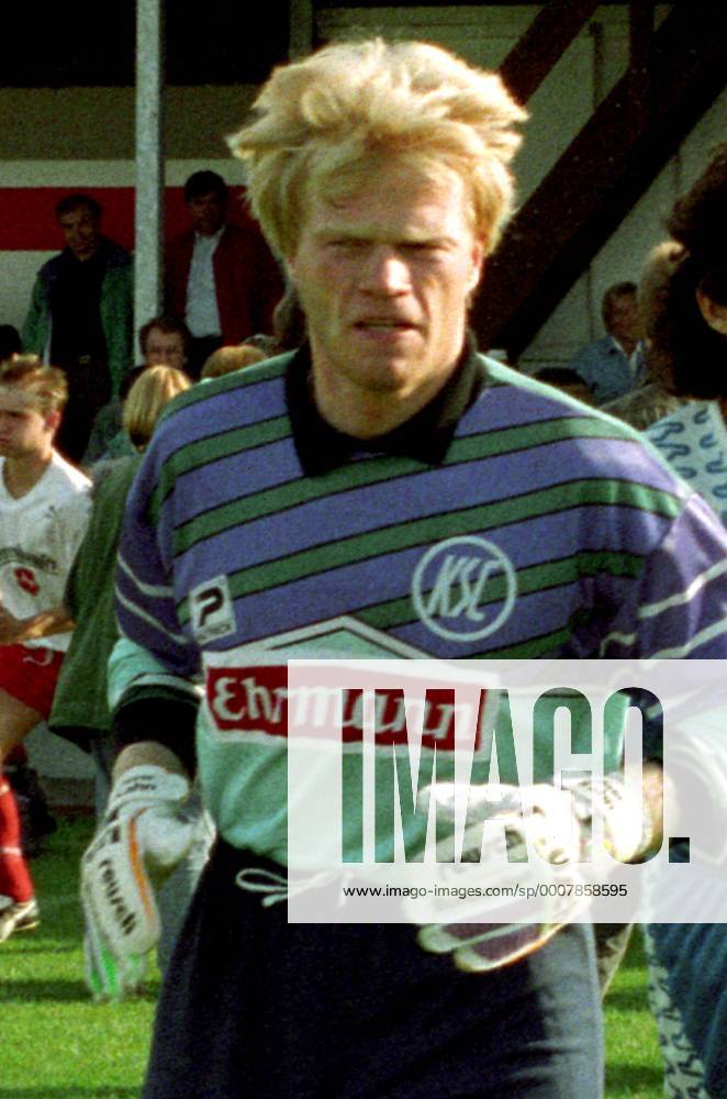 Torwart Oliver Kahn (Karlsruher SC) - Aus DFB Pokal Saison 1993 1994 2. Runde TSV Havelse gegen den Karlsruher SC (KSC) 0:3 am 24.08.1993 Einmarsch, einlaufen, auflaufen Spannung