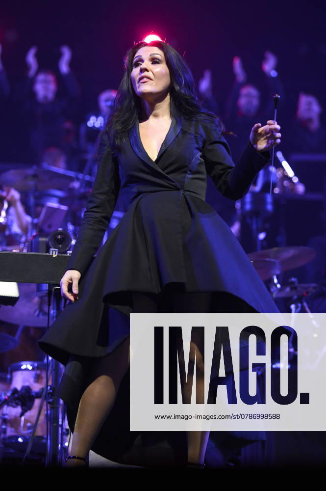 Alexandra Arrieche live bei der 30. Night of the Proms 2024 in der ZAG Arena. Hannover, 19.12.2024 Foto:xR.xKeuntjex xFuturexImagex notp_hannover_4201