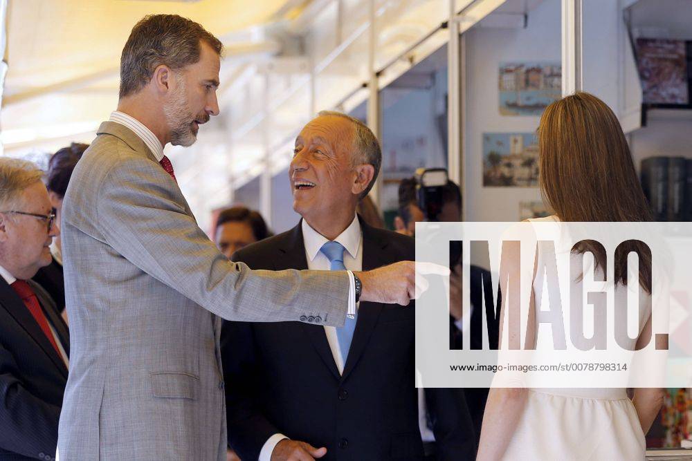Spain s King Felipe VI (L) chats with Queen Letizia (R) and the President of Portugal, Marcelo Rebelo de Sousa, during the inauguration of the 76th edition of Madrid s Book Fair, in Madrid, Spain, 26 May 2017. The Book Fair will run until the upcoming 11 June with Portugal as guest country. Inauguration of the 76th Madrid s Book Fair !ACHTUNG: NUR REDAKTIONELLE NUTZUNG!