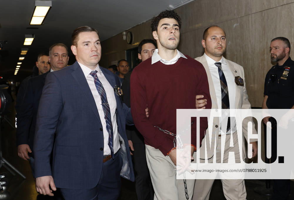Luigi Mangione arrives in Manhattan court for arraignment on state murder charges for killing UnitedHealthcare CEO Brian Thompson in New York City, on Monday, December 23, 2024. Thompson was shot and killed in midtown Manhattan earlier in the month in an apparent targeted attack as he was about to attend the company s annual investor conference. NYP20241223101 JOHNxANGELILLO