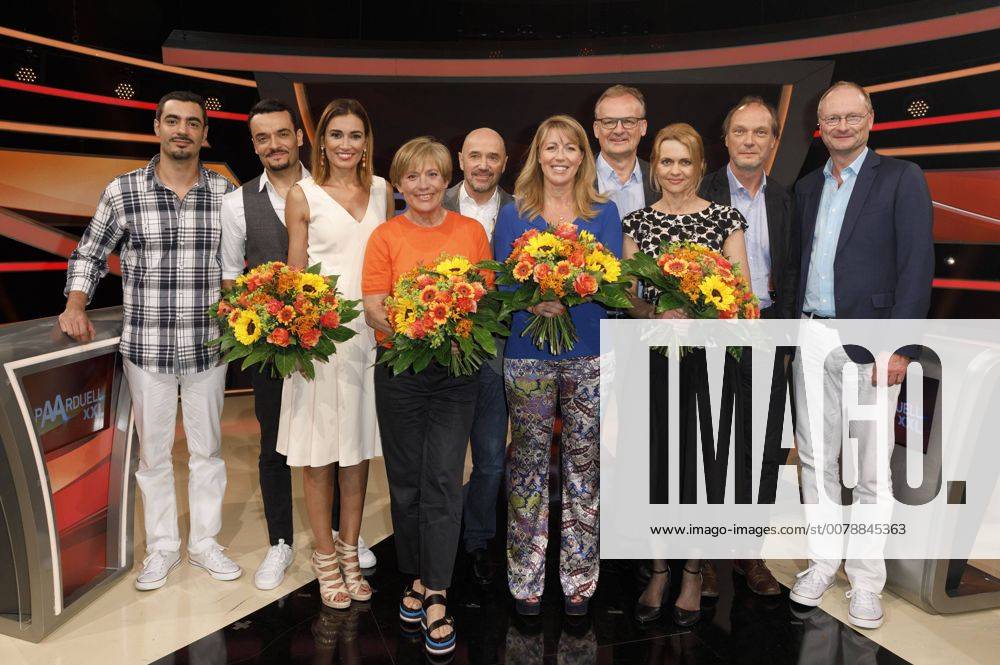 Leonardo Vizeu Berenhauser Borba, Giovanni Zarrella, Jana Ina Zarrella, Rosi Mittermaier, Christian Neureuther, Anne Gesthuysen, Frank Plasberg, Christine Sommer, Martin Brambach und Gast bei der Aufzeichnung der Quizshow Paarduell XXL im nobeo Studio 1. Köln-Hürth, Foto:xC.xFuturexImage