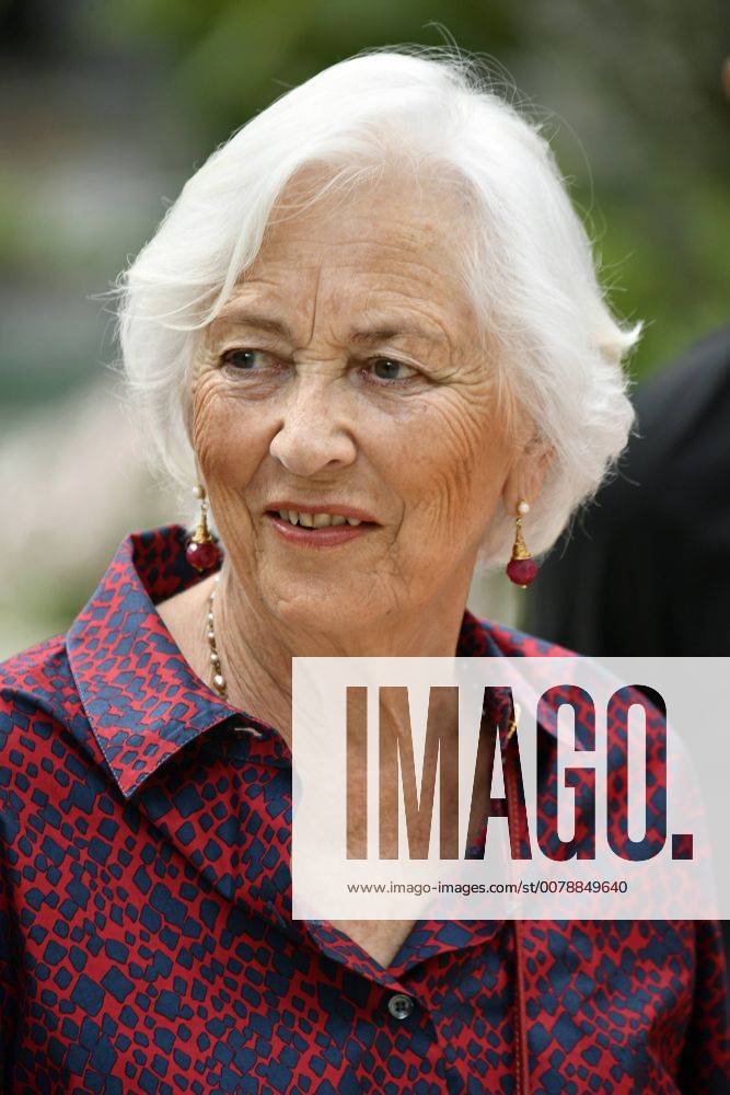 Queen Paola of Belgium pictured during a ceremony for the Queen Paola Award 2015-2016 (Koningin Paolaprijs - Prix Reine Paola) for education, at the royal castle in Laken Laeken, Brussels, Wednesday 31 May 2017. This year s themes are sciences, mathematics and technology. ERICxLALMAND 05106951