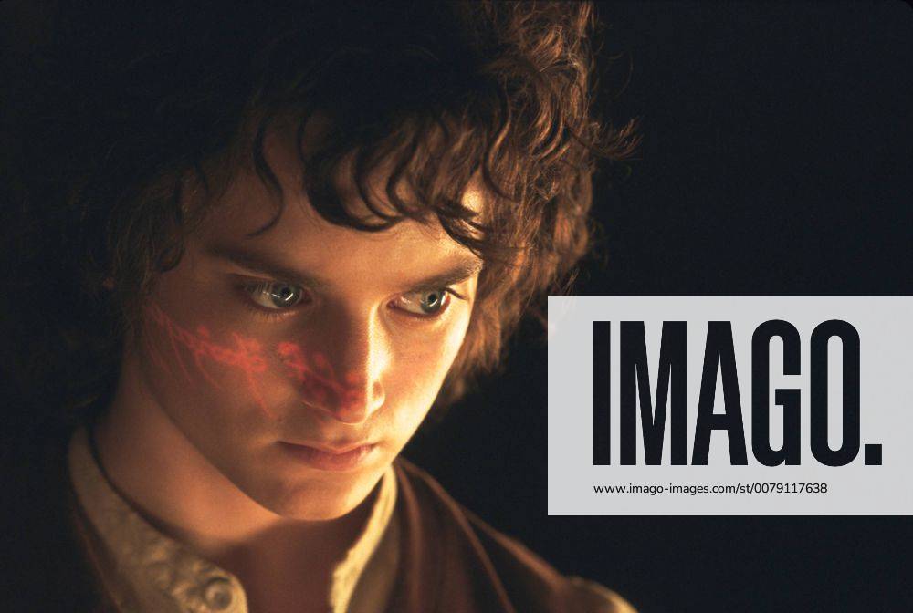 Newline Pictures Presents Lord of the Rings: The Fellowship of the Ring Elijah Wood © 2001 New Line 30277_017