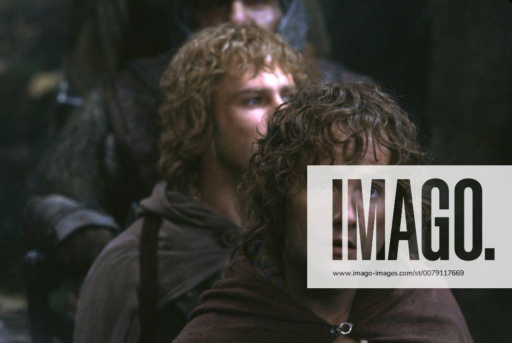 Newline Pictures Presents Lord of the Rings: The Fellowship of the Ring Dominic Monghan, Billy Boyd © 2001 New Line 30277_022