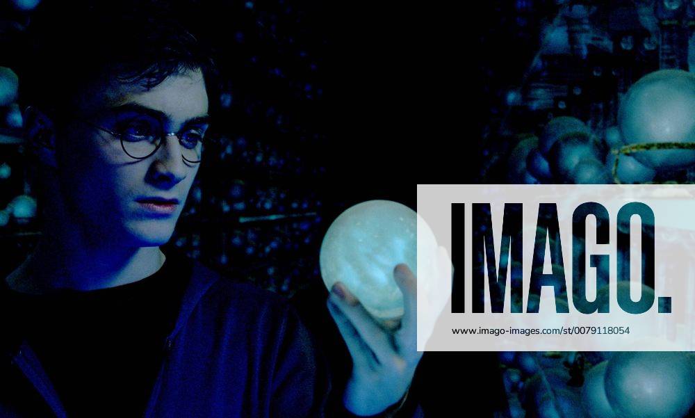 Warner Brothers Pictures Presents Harry Potter and the Order of the Phoenix Daniel Radcliffe © 2007 Warner Bros. Entertainment Inc. - Harry Potter Publishing Rights © J. K. R. 30292_014
