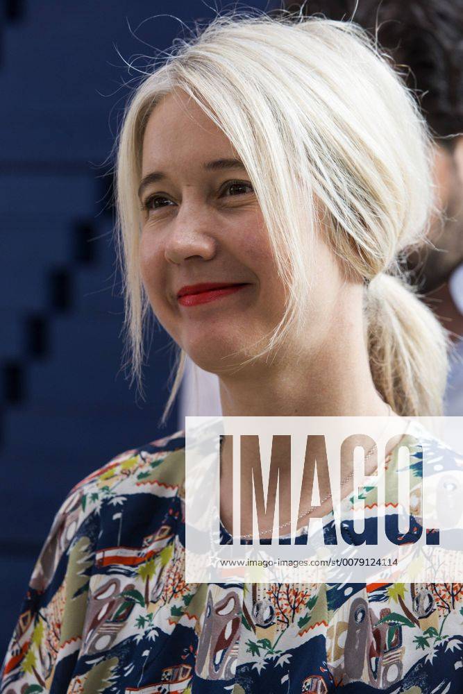 Francis Kere, Serpentine Pavilion 2017, London, UK London, UK. 20 June 2017. Pictured: Justine Simons, Deputy Mayor, Culture and the Creative Industries. Diebedo Francis Kere, the award-winning architect from Gando, Burkina Faso, has designed the Serpentine Pavilion 2017, next to the Serpentine Gallery in Kensington Gardens. Kere leads the Berlin-based practice Kere Architecture. He is the 17th architect to accept the Serpentine Gallery s invitation to design a temporary Pavilion in its grounds. The Pavilion is open to the public from 23 June to 8 October 2017.